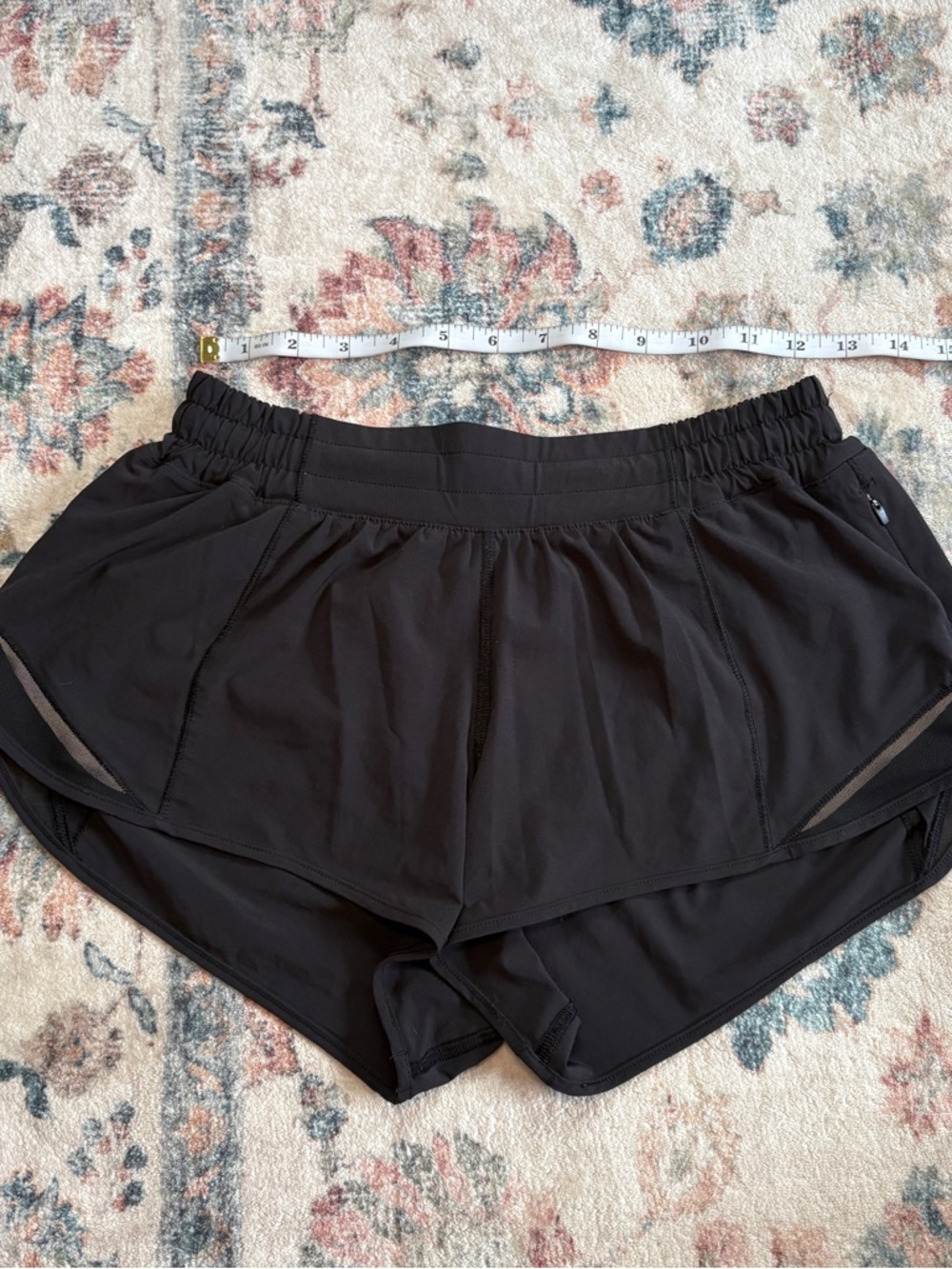 lululemon athletica hotty hot short 2.5”-black